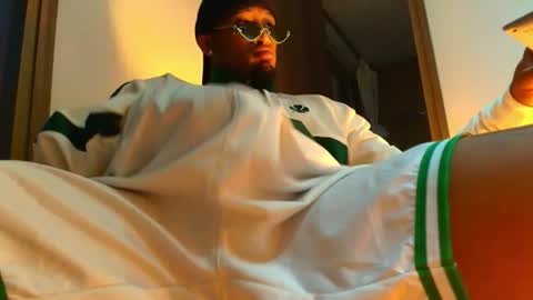 Snapshot of milanbigdick777 chatting on 06.12.26 milan online show from 06.12.26