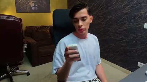 Snapshot of milandash chatting on 07.12.26 MilanDash online show from 07.12.26