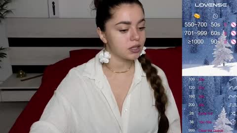 Snapshot of milania_hot_foxy chatting on 12.09.24 Mila online show from 12.09.24