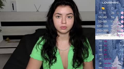 Snapshot of milania_hot_foxy chatting on 12.12.24 Mila online show from 12.12.24