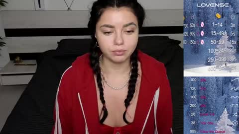 Snapshot of milania_hot_foxy chatting on 12.13.24 Mila online show from 12.13.24