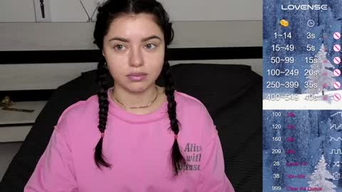 Snapshot of milania_hot_foxy chatting on 12.14.24 Mila online show from 12.14.24