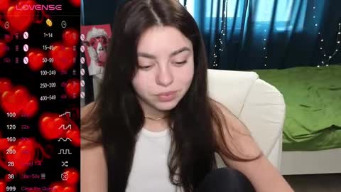 Snapshot of milania_hot_foxy chatting on 02.20.25 Mila online show from 02.20.25