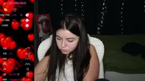 Snapshot of milania_hot_foxy chatting on 02.20.25 Mila online show from 02.20.25