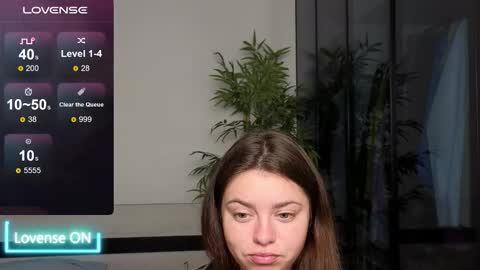 Snapshot of milania_hot_foxy chatting on 10.07.25 Mila online show from 10.07.25