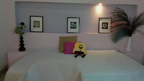 Snapshot of milarose4 chatting on 01.10.25 Mila Rose online show from 01.10.25