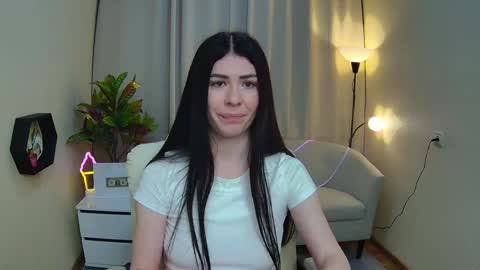 Snapshot of milasecretsss chatting on 04.25.26 milasecretsss online show from 04.25.26