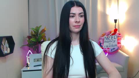Snapshot of milasecretsss chatting on 05.28.26 milasecretsss online show from 05.28.26