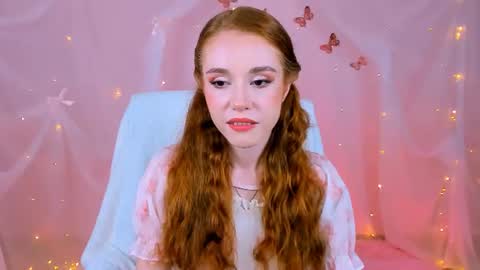 Snapshot of milasiren chatting on 06.19.26 Mila online show from 06.19.26