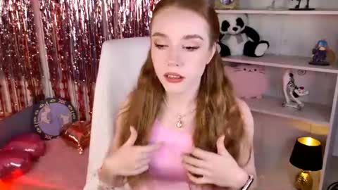 Snapshot of milasiren chatting on 06.24.26 Mila online show from 06.24.26