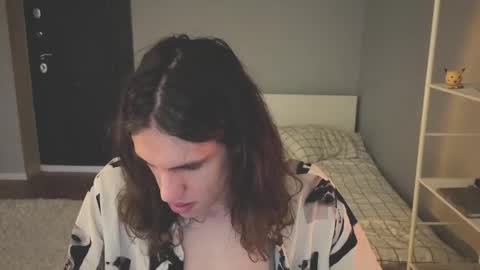 Snapshot of milaslovv chatting on 05.18.26 Mila online show from 05.18.26