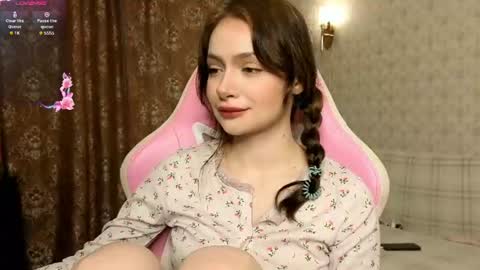 Snapshot of milavanila1 chatting on 06.21.26 Mila online show from 06.21.26