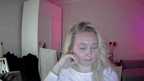 Snapshot of milena391630 chatting on 04.28.26 Milena new nonude shy blonde natural online show from 04.28.26
