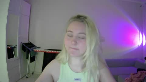 Snapshot of milena391630 chatting on 04.30.26 Milena new nonude shy blonde natural online show from 04.30.26