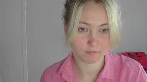 Snapshot of milena391630 chatting on 05.19.26 Milena new nonude shy blonde natural online show from 05.19.26