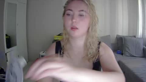 Snapshot of milena391630 chatting on 05.22.26 Milena new nonude shy blonde natural online show from 05.22.26