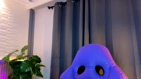 milena_lawson online show from 10.25.25