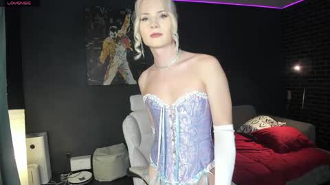 Snapshot of milena_marshmallows chatting on 04.30.26 Milena online show from 04.30.26