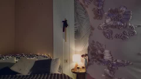 Miley online show from 12.15.25