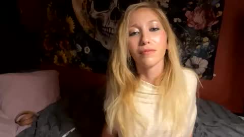 Snapshot of milf4everjenna chatting on 02.25.26 milf4everjenna online show from 02.25.26