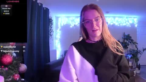 Milf Tara36 online show from 12.28.24