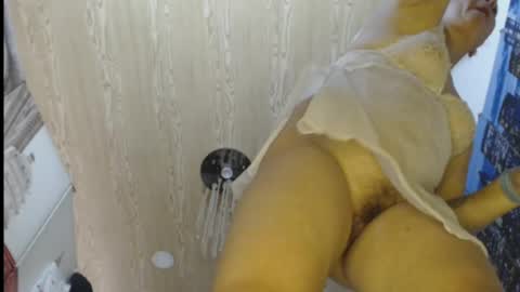 Snapshot of milf_valeria chatting on 05.15.26 Valeria online show from 05.15.26