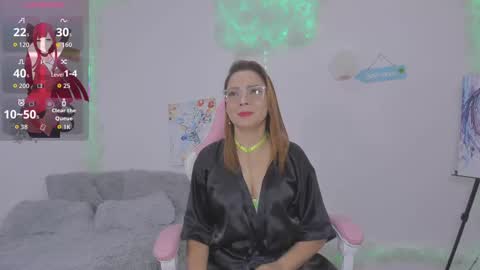 Snapshot of milfaaura chatting on 10.10.25 Aura online show from 10.10.25
