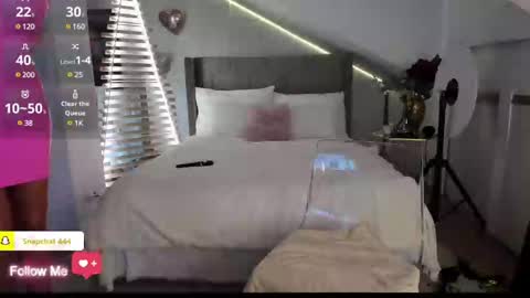 Ingrid online show from 02.24.25