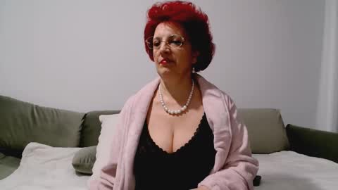 Snapshot of milffsupreme chatting on 02.25.26 Milfsupreme online show from 02.25.26