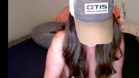 Snapshot of milfmonee chatting on 01.23.25 MILF Monee online show from 01.23.25