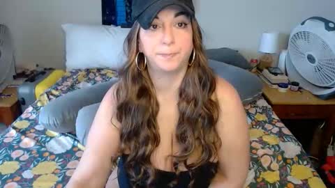 Snapshot of milfmonee chatting on 02.16.26 MILF Monee online show from 02.16.26