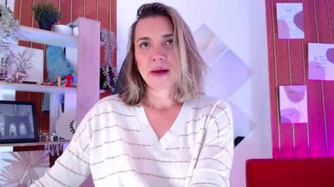 Snapshot of milfsecret69 chatting on 07.28.26 Sara online show from 07.28.26