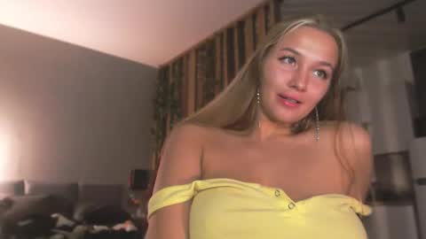 Snapshot of milk_bunny_ chatting on 02.21.26 milk_bunny_ online show from 02.21.26