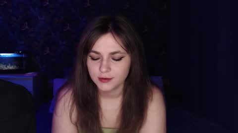 Stella and Neo online show from 12.19.25