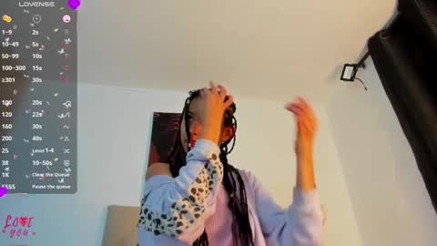 Snapshot of milkdulce1 chatting on 03.02.25 Paola online show from 03.02.25