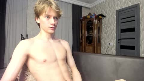 Snapshot of milkiwy chatting on 02.14.26 Isaac online show from 02.14.26