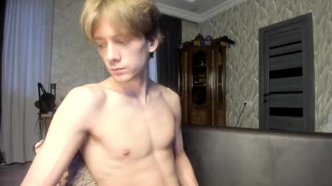 Snapshot of milkiwy chatting on 02.15.26 Isaac online show from 02.15.26