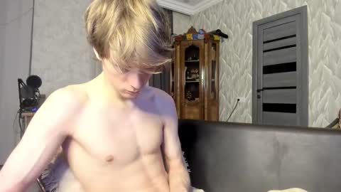 Snapshot of milkiwy chatting on 03.04.26 Isaac online show from 03.04.26