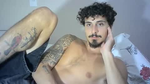 Snapshot of milkoffee chatting on 01.08.25 milkoffee online show from 01.08.25