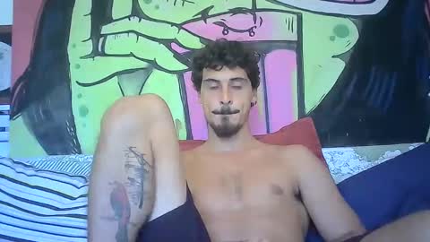 Snapshot of milkoffee chatting on 03.01.25 milkoffee online show from 03.01.25