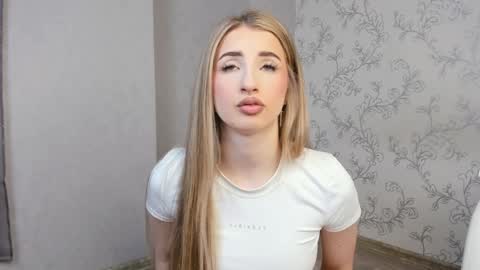 Vivian online show from 01.17.25