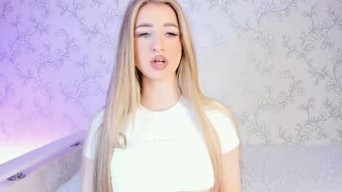 Vivian online show from 02.07.25