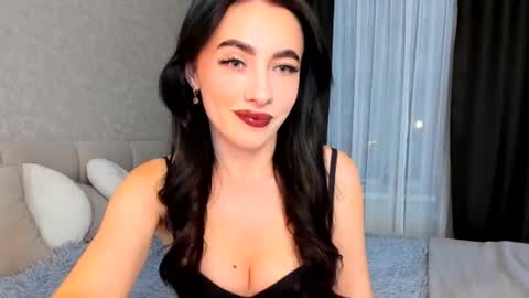 Snapshot of milla__moore chatting on 10.05.25 milla moore online show from 10.05.25