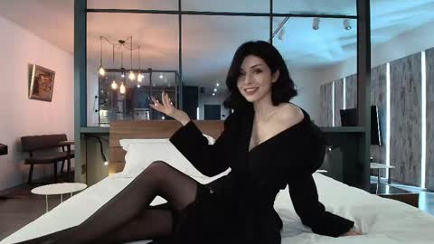 milla bella online show from 04.14.26