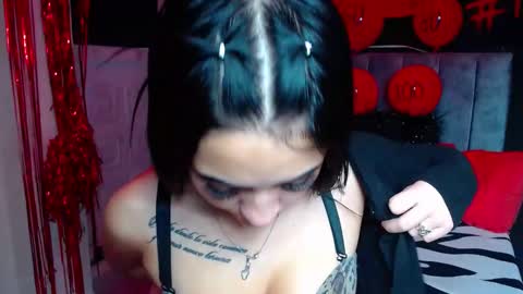 Snapshot of millacounisslosexanal chatting on 03.04.25 Violeta online show from 03.04.25