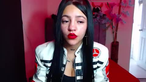 Snapshot of millacounisslosexanal chatting on 09.13.25 Violeta online show from 09.13.25