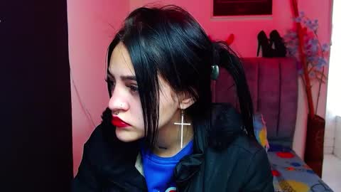 Snapshot of millacounisslosexanal chatting on 10.06.25 Violeta online show from 10.06.25