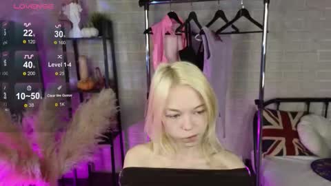 Snapshot of millaholt chatting on 10.22.25 Hello Im Mila online show from 10.22.25
