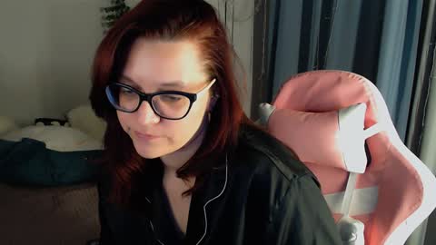 Snapshot of millapoolys chatting on 12.06.24 Milla online show from 12.06.24