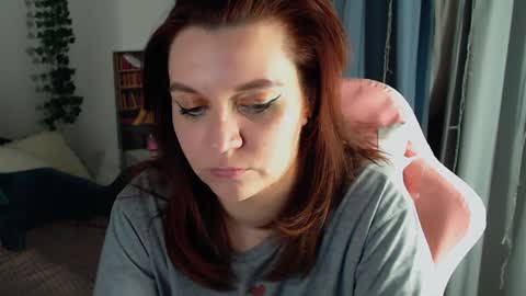 Snapshot of millapoolys chatting on 12.28.24 Milla online show from 12.28.24